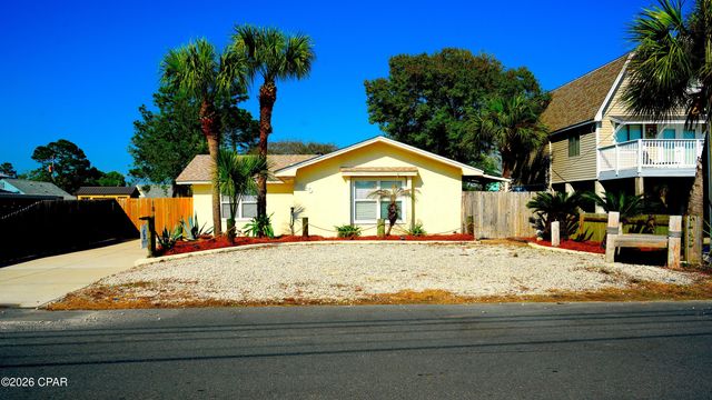 5620 Pinetree Avenue, Panama City Beach, FL 32408