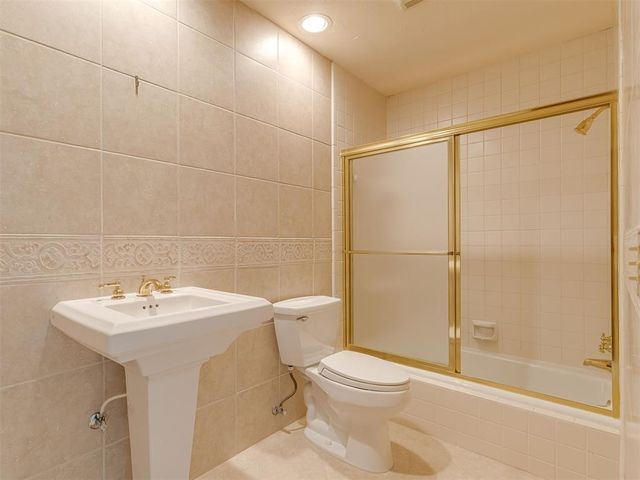 6208 Waterford Boulevard 96, Oklahoma City, OK 73116