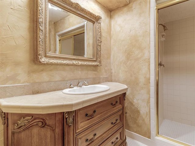6208 Waterford Boulevard 96, Oklahoma City, OK 73116