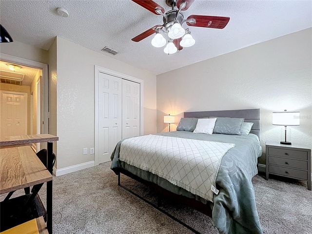 2205 ROSLYN LANE, Lakeland, FL 33812