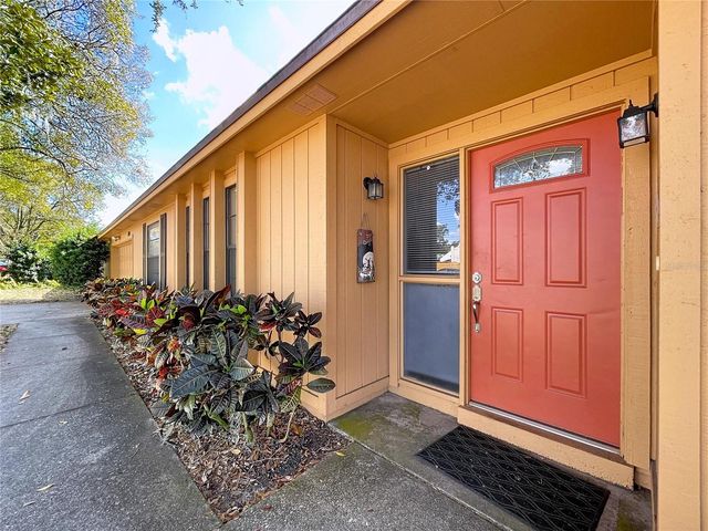 2205 ROSLYN LANE, Lakeland, FL 33812