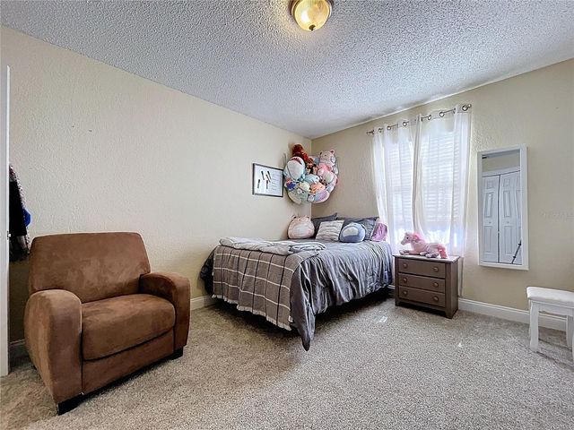 2205 ROSLYN LANE, Lakeland, FL 33812