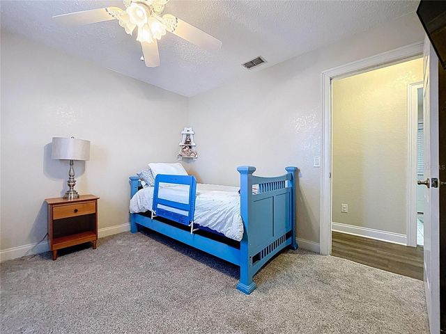 2205 ROSLYN LANE, Lakeland, FL 33812