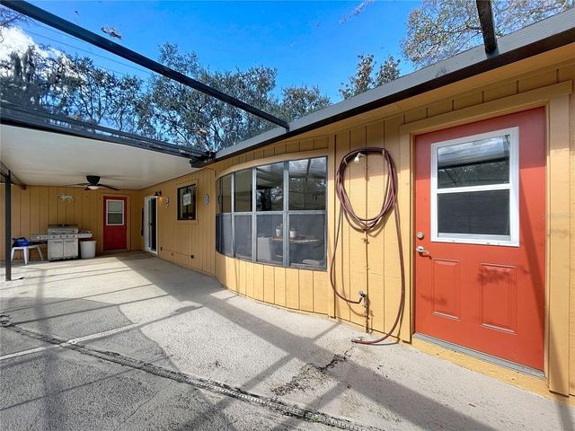 2205 ROSLYN LANE, Lakeland, FL 33812