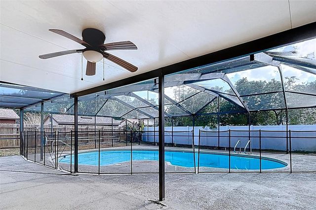 2205 ROSLYN LANE, Lakeland, FL 33812