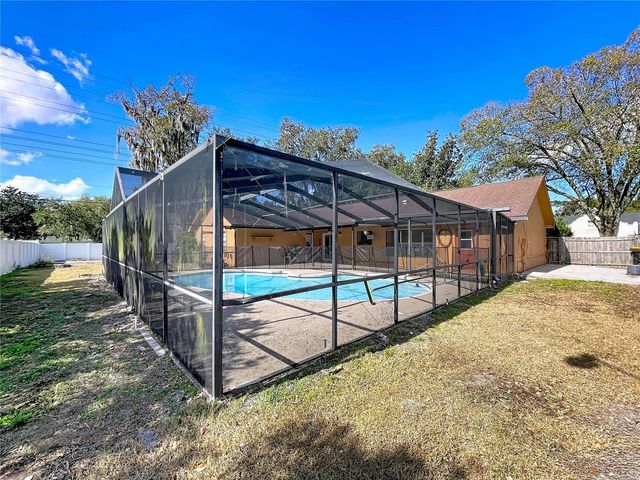 2205 ROSLYN LANE, Lakeland, FL 33812