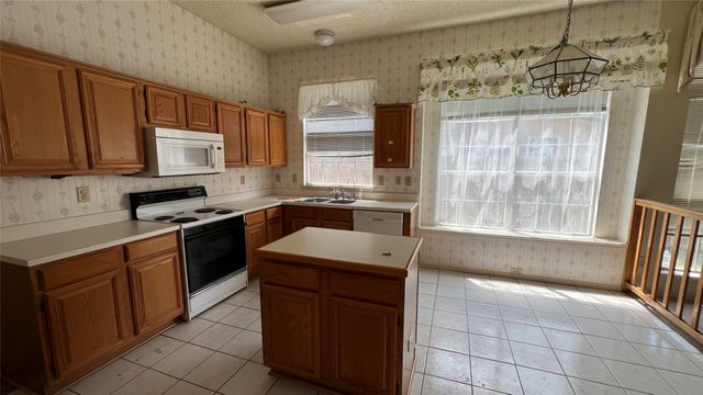 2612 Forest Creek Drive, Fort Worth, TX 76123
