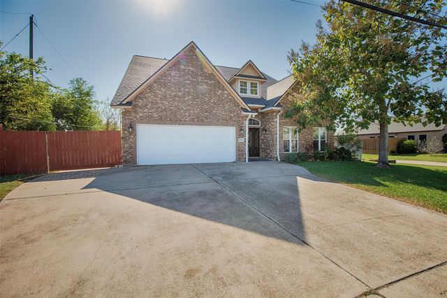 2535 Broadway Street, Dickinson, TX 77539