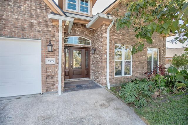 2535 Broadway Street, Dickinson, TX 77539