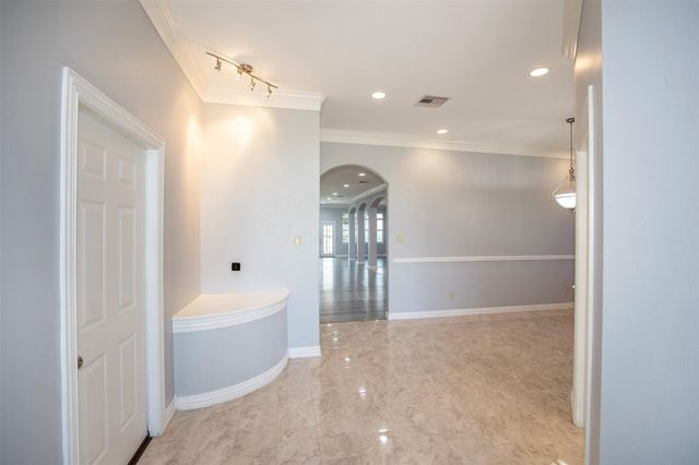 2535 Broadway Street, Dickinson, TX 77539