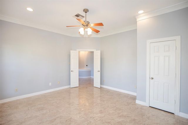 2535 Broadway Street, Dickinson, TX 77539