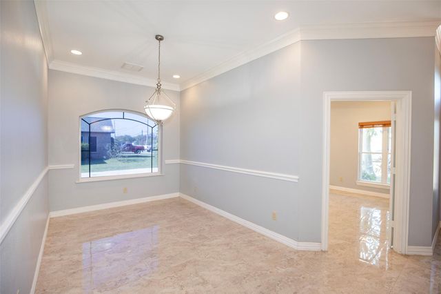 2535 Broadway Street, Dickinson, TX 77539