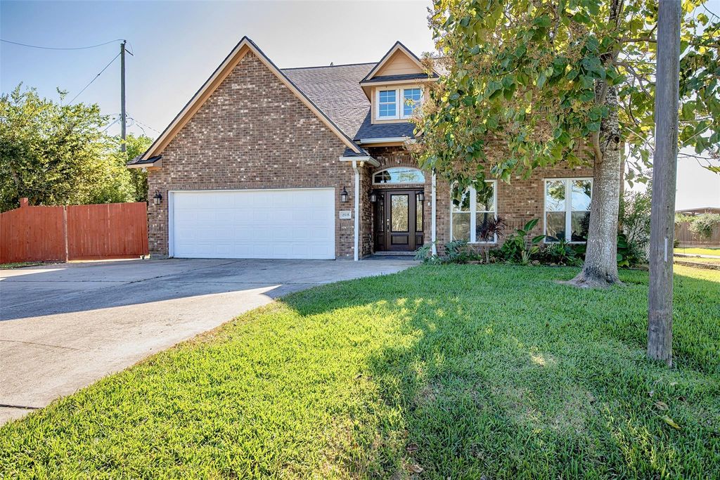 2535 Broadway Street, Dickinson, TX 77539