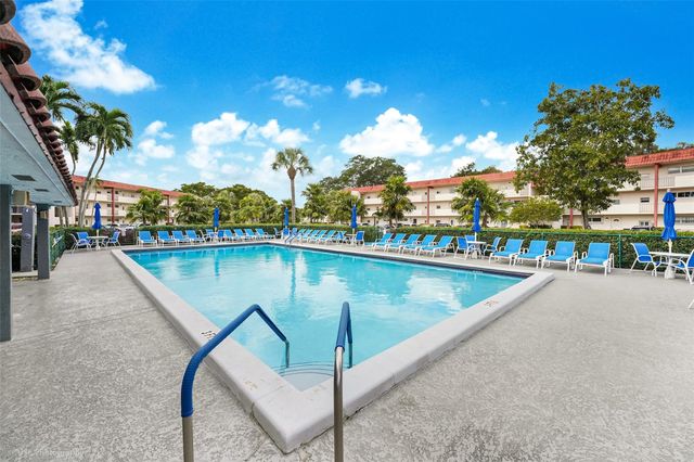 300 S Hollybrook Drive 302, Pembroke Pines, FL 33025