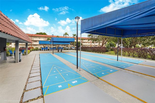 300 S Hollybrook Drive 302, Pembroke Pines, FL 33025