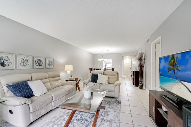 300 S Hollybrook Drive 302, Pembroke Pines, FL 33025