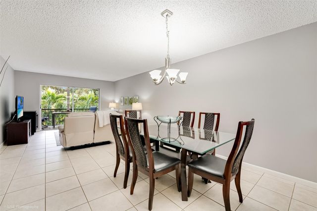 300 S Hollybrook Drive 302, Pembroke Pines, FL 33025