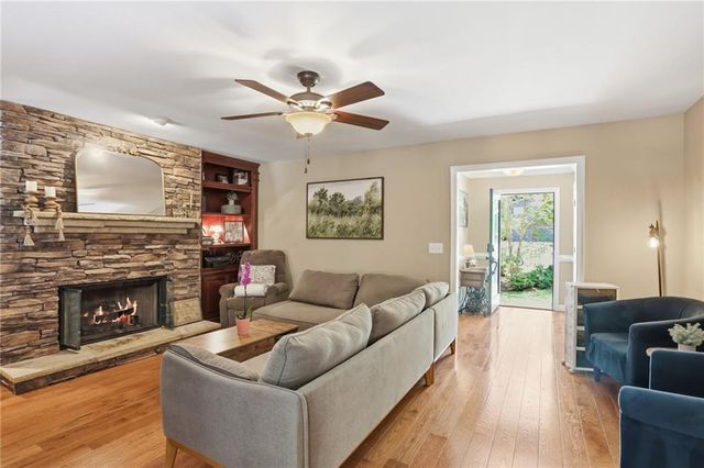 3214 Flint Lock Way NW, Marietta, GA 30064