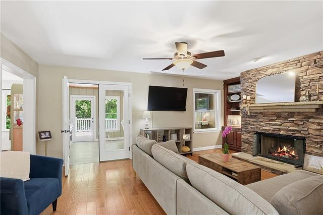 3214 Flint Lock Way NW, Marietta, GA 30064