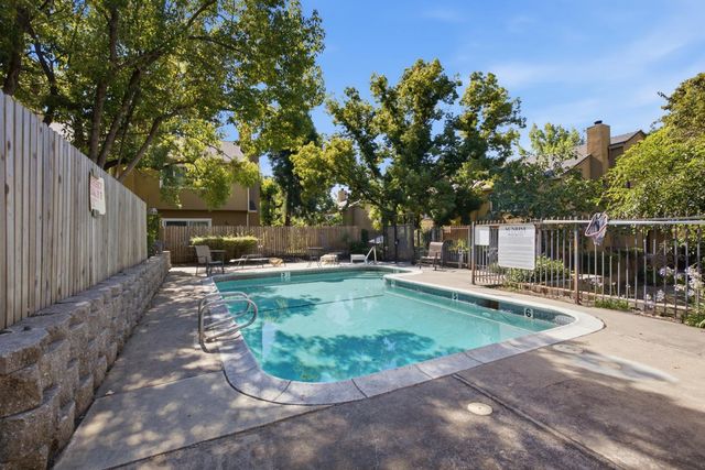 7413 Sunrise Blvd, Citrus Heights, CA 95610