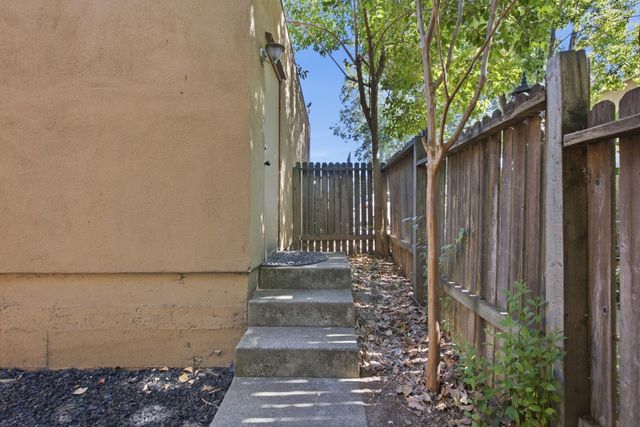 7413 Sunrise Blvd, Citrus Heights, CA 95610