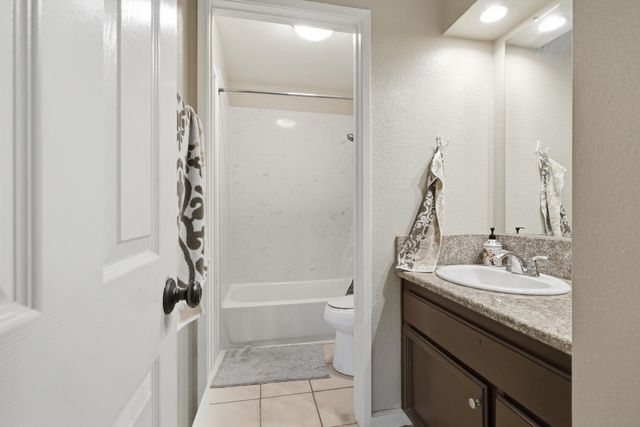 7413 Sunrise Blvd, Citrus Heights, CA 95610