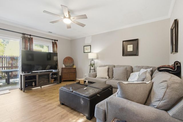 7413 Sunrise Blvd, Citrus Heights, CA 95610