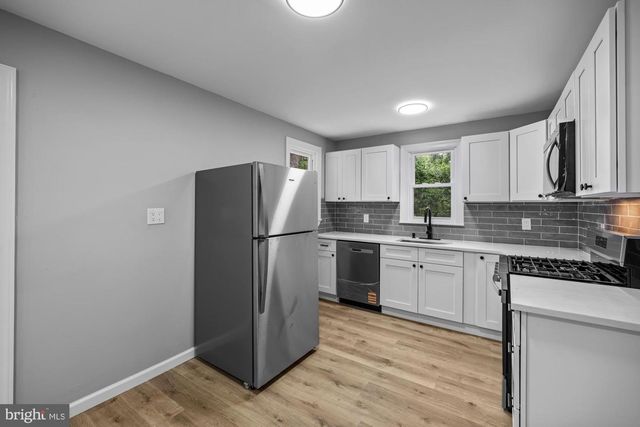 111 LINDEN TER, Williamstown, NJ 08094