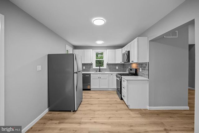 111 LINDEN TER, Williamstown, NJ 08094
