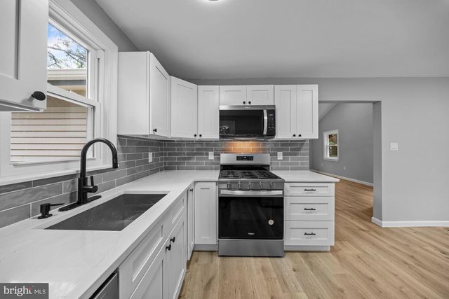 111 LINDEN TER, Williamstown, NJ 08094