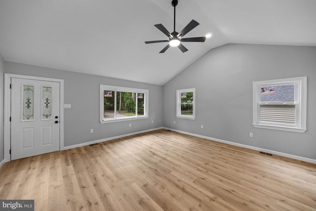 111 LINDEN TER, Williamstown, NJ 08094