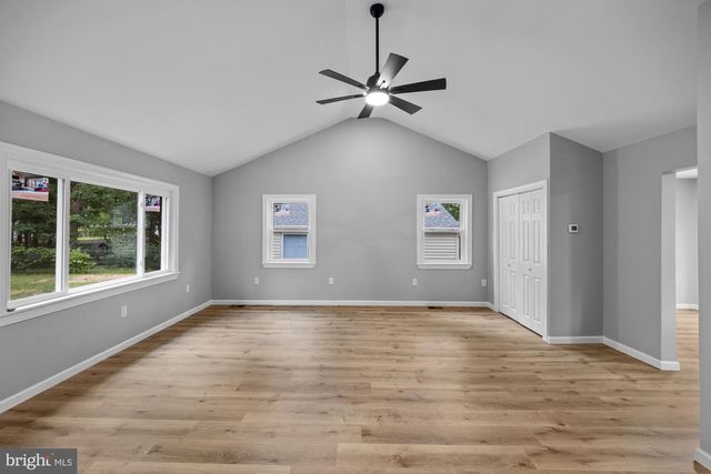 111 LINDEN TER, Williamstown, NJ 08094