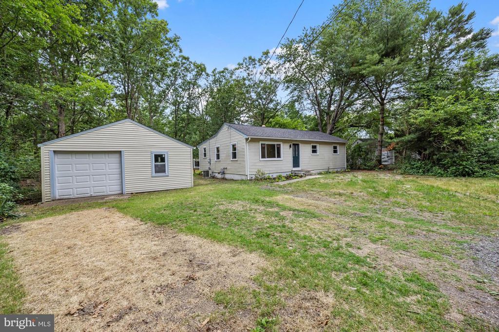 111 LINDEN TER, Williamstown, NJ 08094
