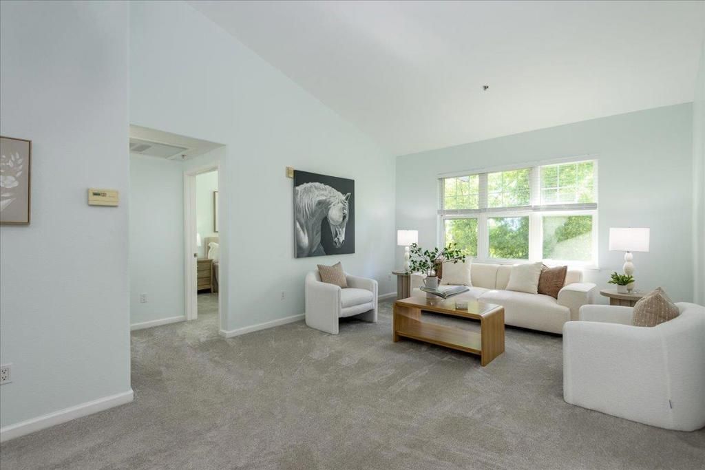 Image 4 of property listing at 453 E Okeefe Street 307, East Palo Alto, CA 94303