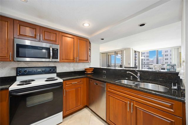 11 SUNSET DRIVE 505, Sarasota, FL 34236