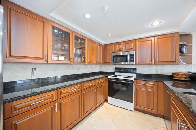 11 SUNSET DRIVE 505, Sarasota, FL 34236