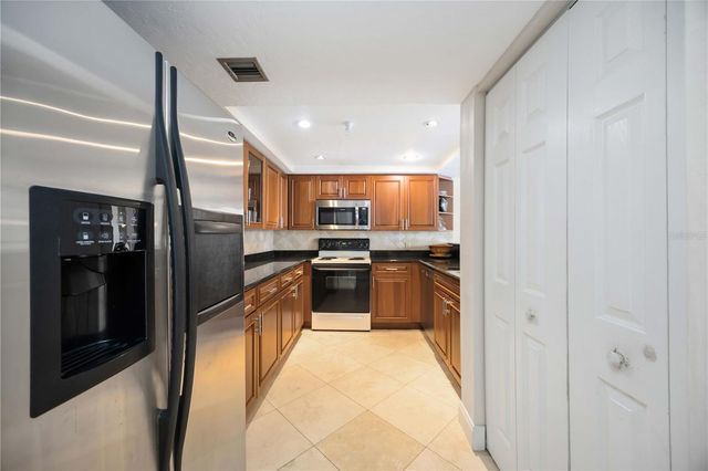 11 SUNSET DRIVE 505, Sarasota, FL 34236