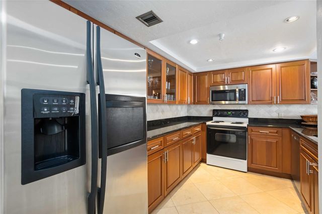 11 SUNSET DRIVE 505, Sarasota, FL 34236