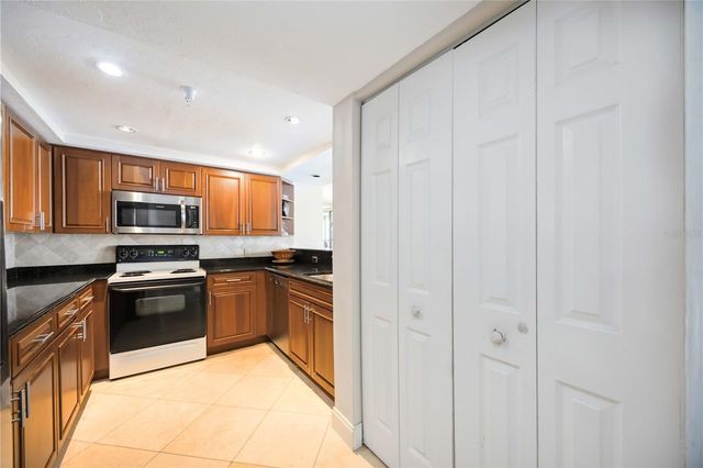 11 SUNSET DRIVE 505, Sarasota, FL 34236