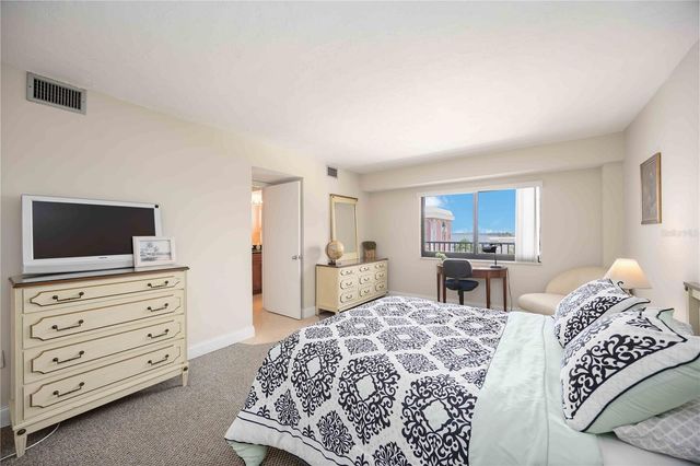 11 SUNSET DRIVE 505, Sarasota, FL 34236