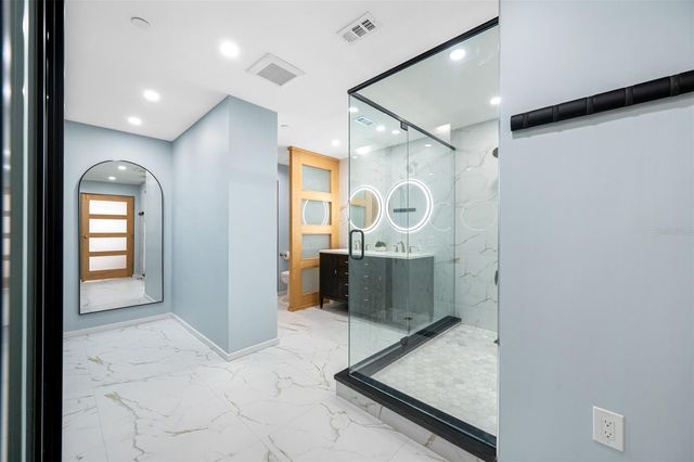 1 BEACH DRIVE SE 2211, St Petersburg, FL 33701