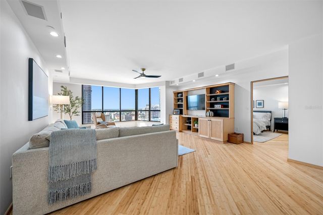 1 BEACH DRIVE SE 2211, St Petersburg, FL 33701