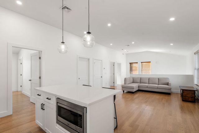 43-45 Wellington St 3, Waltham, MA 02451