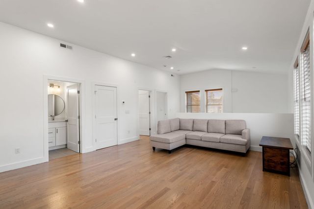43-45 Wellington St 3, Waltham, MA 02451
