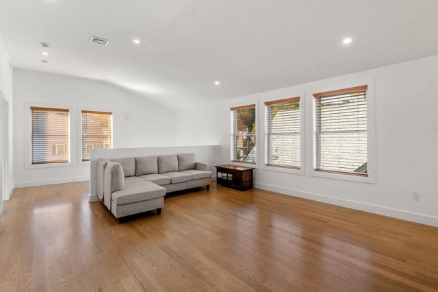 43-45 Wellington St 3, Waltham, MA 02451
