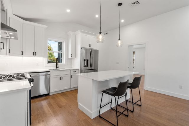 43-45 Wellington St 3, Waltham, MA 02451