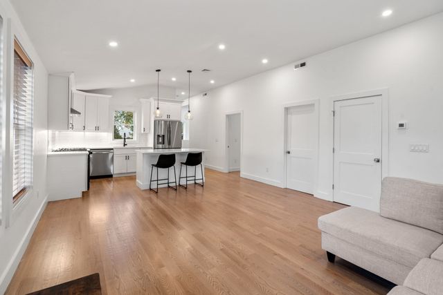 43-45 Wellington St 3, Waltham, MA 02451