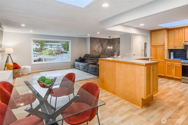 25650 44th Avenue S, Kent, WA 98032