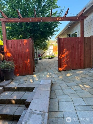 4012 122nd Avenue SE, Bellevue, WA 98006