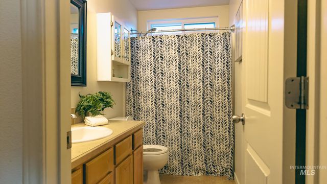 334 E Burney Glen Dr, Meridian, ID 83646